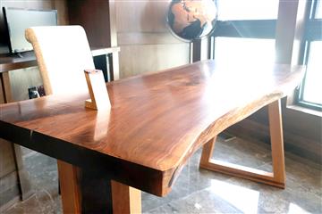 میز کار اداری - چوب گردو با لبه طبیعی